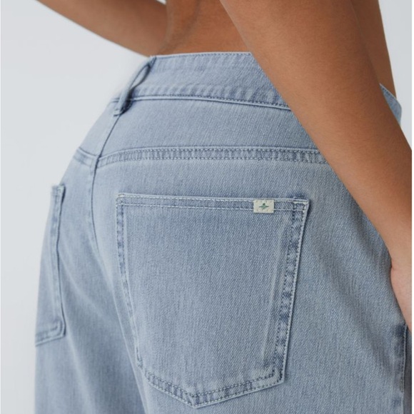 Light Blue Wide-Leg Women Jeans - Picture 2 of 3